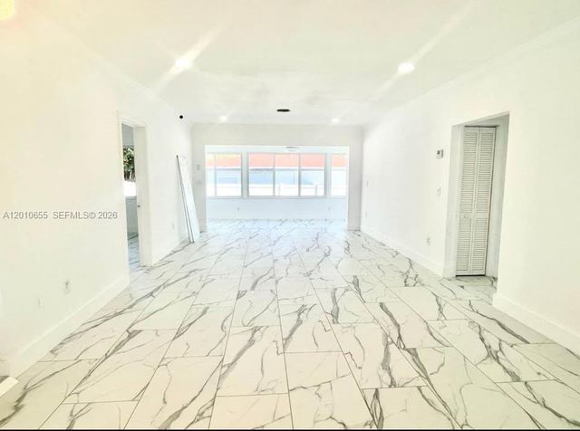 15925 NE 18th Ave, North Miami Beach, FL 33162