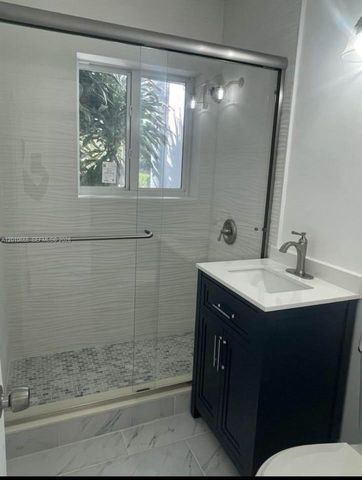 15925 NE 18th Ave, North Miami Beach, FL 33162