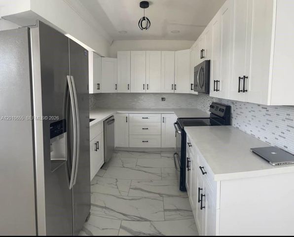 15925 NE 18th Ave, North Miami Beach, FL 33162