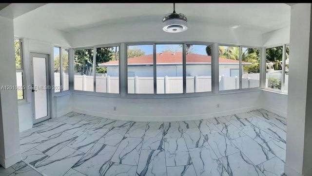15925 NE 18th Ave, North Miami Beach, FL 33162