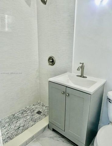 15925 NE 18th Ave, North Miami Beach, FL 33162