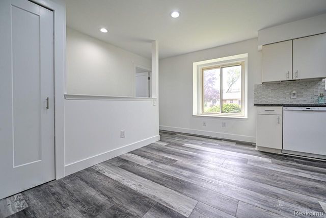 1569 Oak Grove Drive, Walled Lake, MI 48390