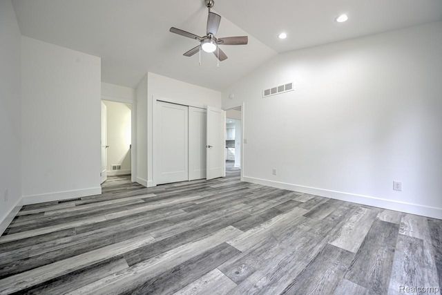 1569 Oak Grove Drive, Walled Lake, MI 48390