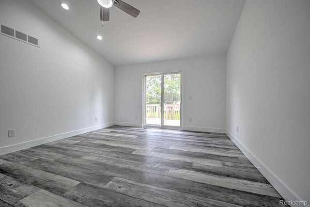 1569 Oak Grove Drive, Walled Lake, MI 48390