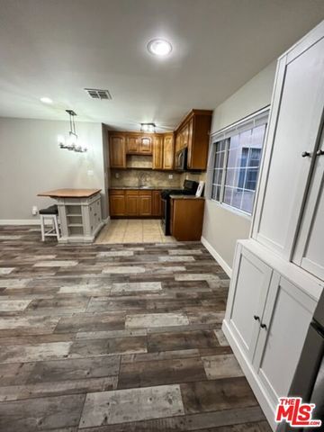 13818 Bessemer Street, Los Angeles, CA 91401