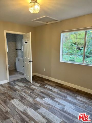 13818 Bessemer Street, Los Angeles, CA 91401
