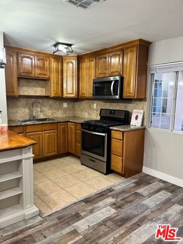 13818 Bessemer Street, Los Angeles, CA 91401