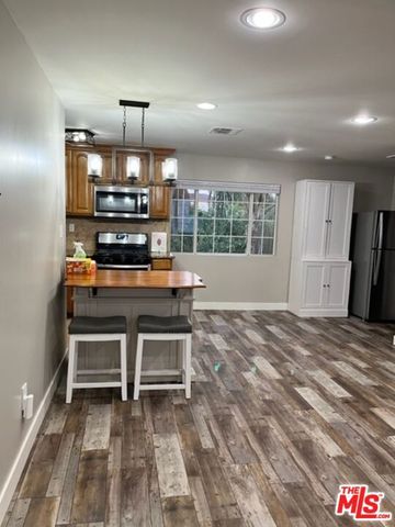 13818 Bessemer Street, Los Angeles, CA 91401