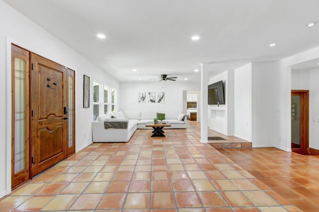 3303 pope ave, Sacramento, CA 95821