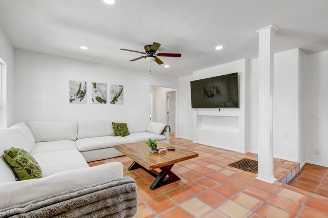 3303 pope ave, Sacramento, CA 95821
