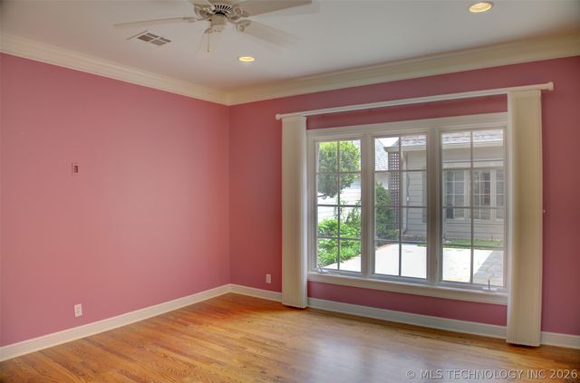 1439 S Owasso Avenue, Tulsa, OK 74120