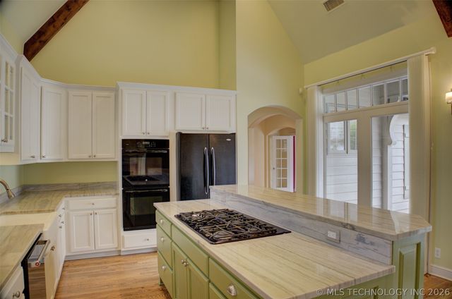 1439 S Owasso Avenue, Tulsa, OK 74120