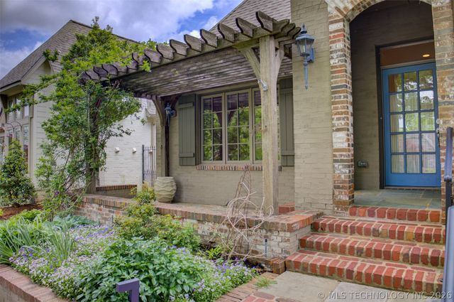 1439 S Owasso Avenue, Tulsa, OK 74120