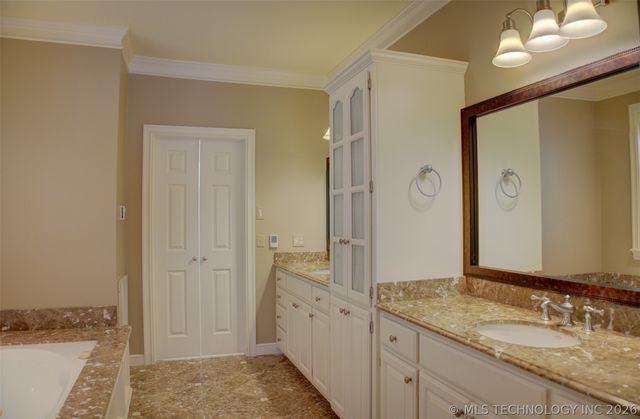 1439 S Owasso Avenue, Tulsa, OK 74120