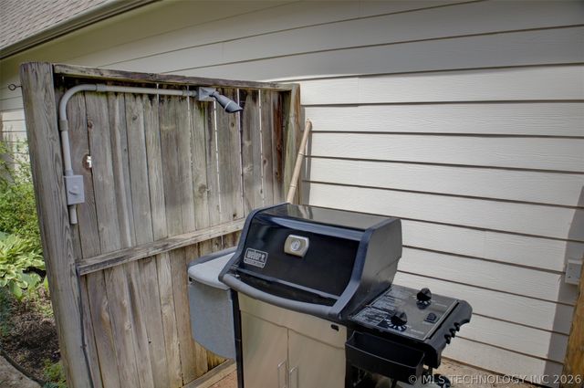 1439 S Owasso Avenue, Tulsa, OK 74120