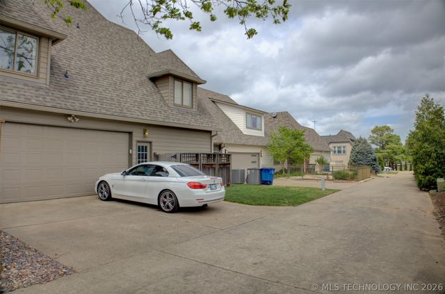 1439 S Owasso Avenue, Tulsa, OK 74120