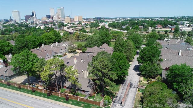 1439 S Owasso Avenue, Tulsa, OK 74120