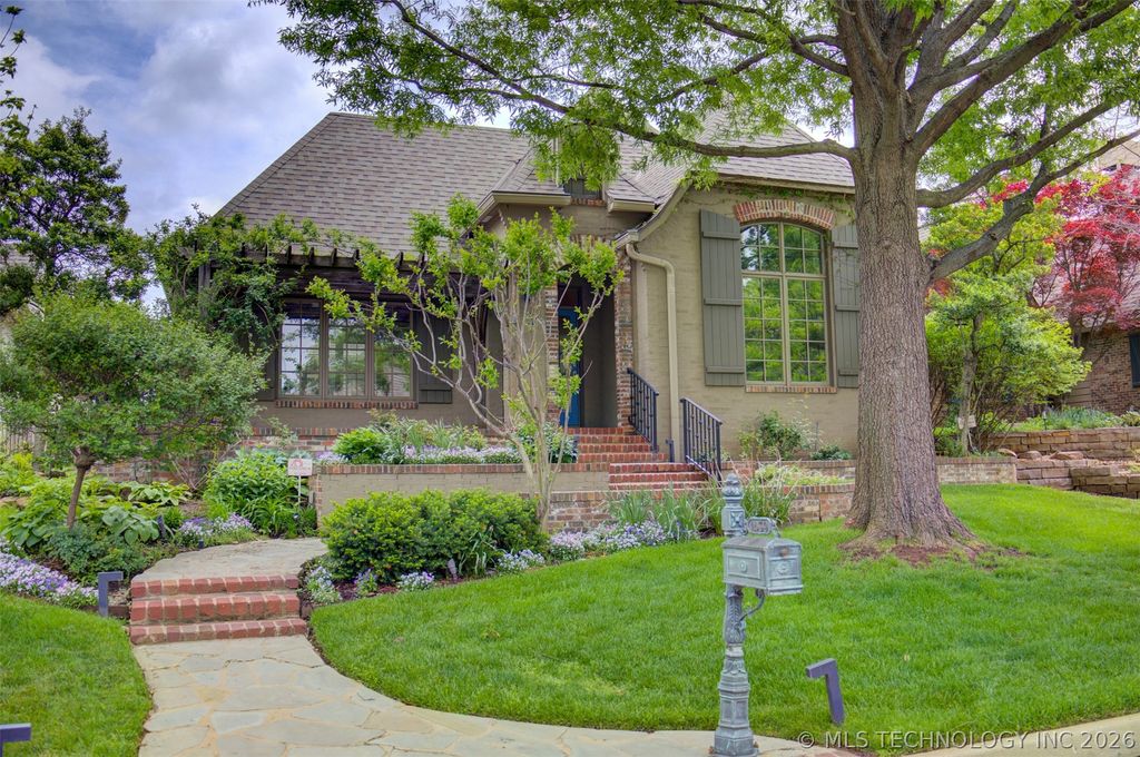 1439 S Owasso Avenue, Tulsa, OK 74120