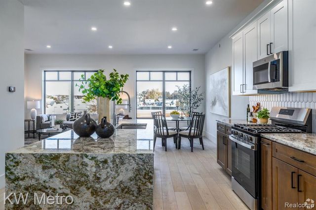 120 E Liberty Street 203, Milford, MI 48381