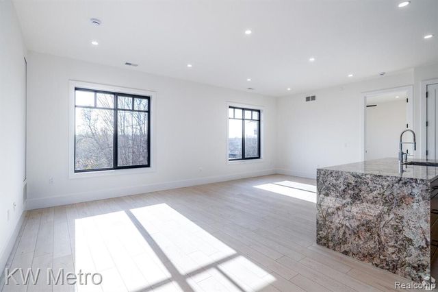 120 E Liberty Street 203, Milford, MI 48381