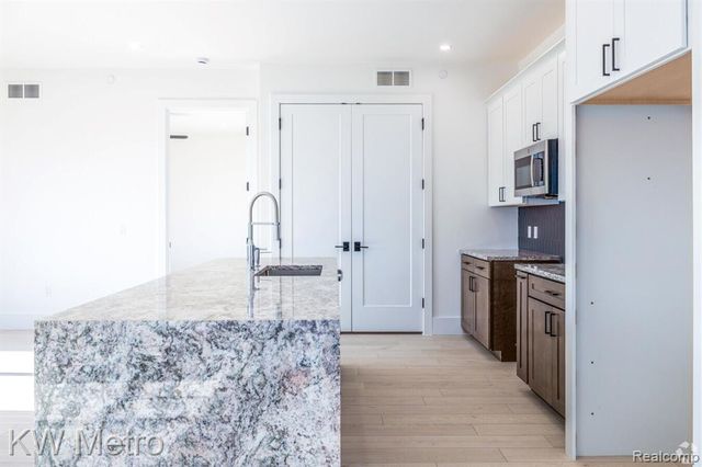 120 E Liberty Street 203, Milford, MI 48381