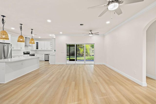 4805 66th Lane, Vero Beach, FL 32967