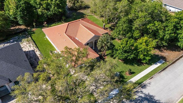 4805 66th Lane, Vero Beach, FL 32967
