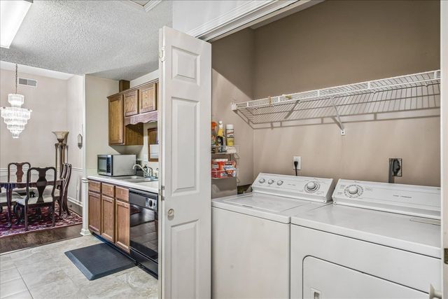 6812 MEADOW CHASE LN, Memphis, TN 38115