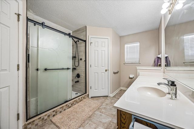 6812 MEADOW CHASE LN, Memphis, TN 38115