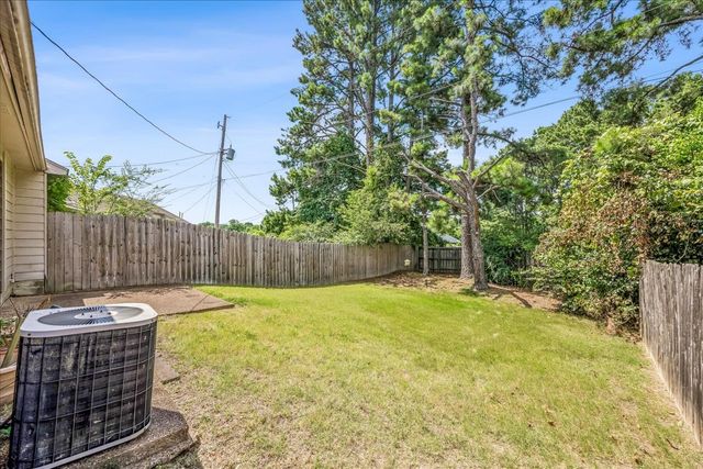 6812 MEADOW CHASE LN, Memphis, TN 38115