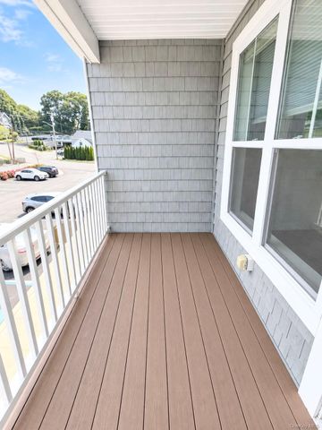 1046 New York Avenue 15, Huntington Station, NY 11746