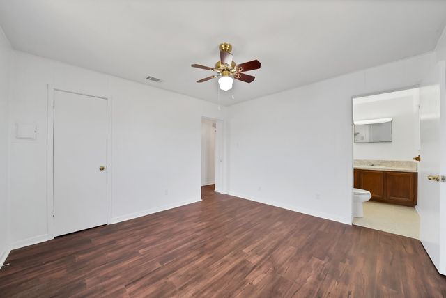 825 E Prairie View Road, Crowley, TX 76036