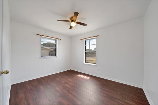 825 E Prairie View Road, Crowley, TX 76036