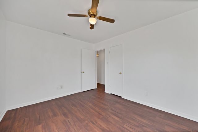 825 E Prairie View Road, Crowley, TX 76036