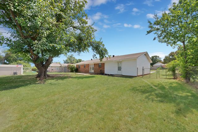825 E Prairie View Road, Crowley, TX 76036
