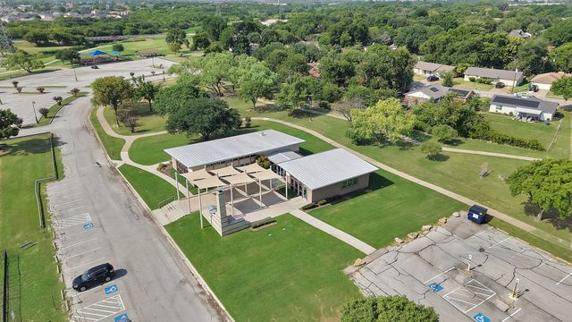 825 E Prairie View Road, Crowley, TX 76036