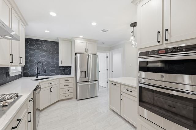 385 Crockett, Lewisville, TX 75057