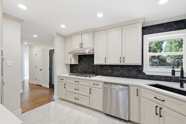 385 Crockett, Lewisville, TX 75057