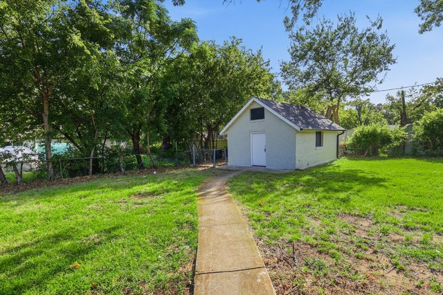 385 Crockett, Lewisville, TX 75057