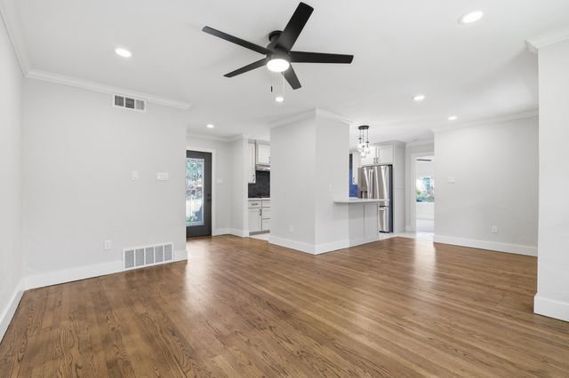 385 Crockett, Lewisville, TX 75057