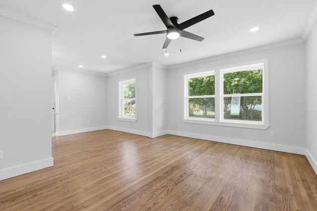 385 Crockett, Lewisville, TX 75057