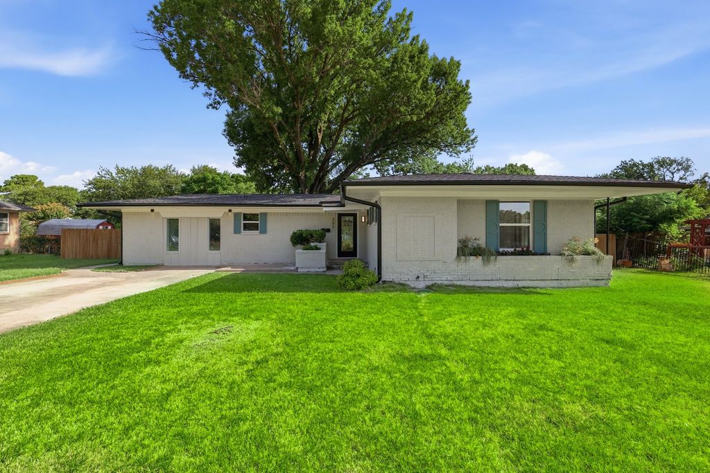 385 Crockett, Lewisville, TX 75057