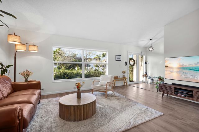 319 Sequoia Lane, Boca Raton, FL 33487