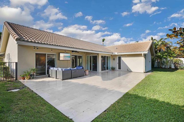 319 Sequoia Lane, Boca Raton, FL 33487