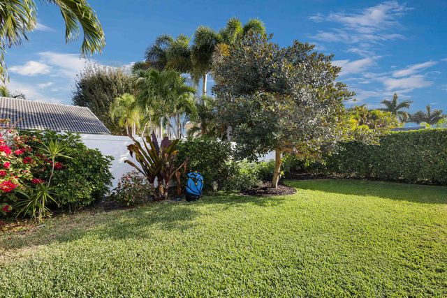 319 Sequoia Lane, Boca Raton, FL 33487