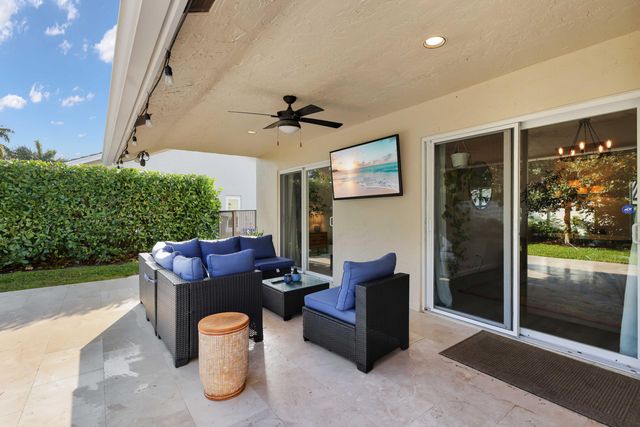 319 Sequoia Lane, Boca Raton, FL 33487