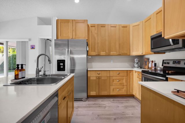 319 Sequoia Lane, Boca Raton, FL 33487
