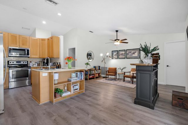 319 Sequoia Lane, Boca Raton, FL 33487