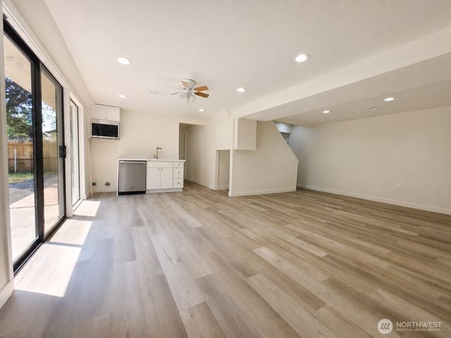2502 202nd Place SW, Lynnwood, WA 98036