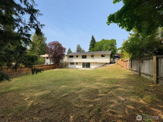 2502 202nd Place SW, Lynnwood, WA 98036